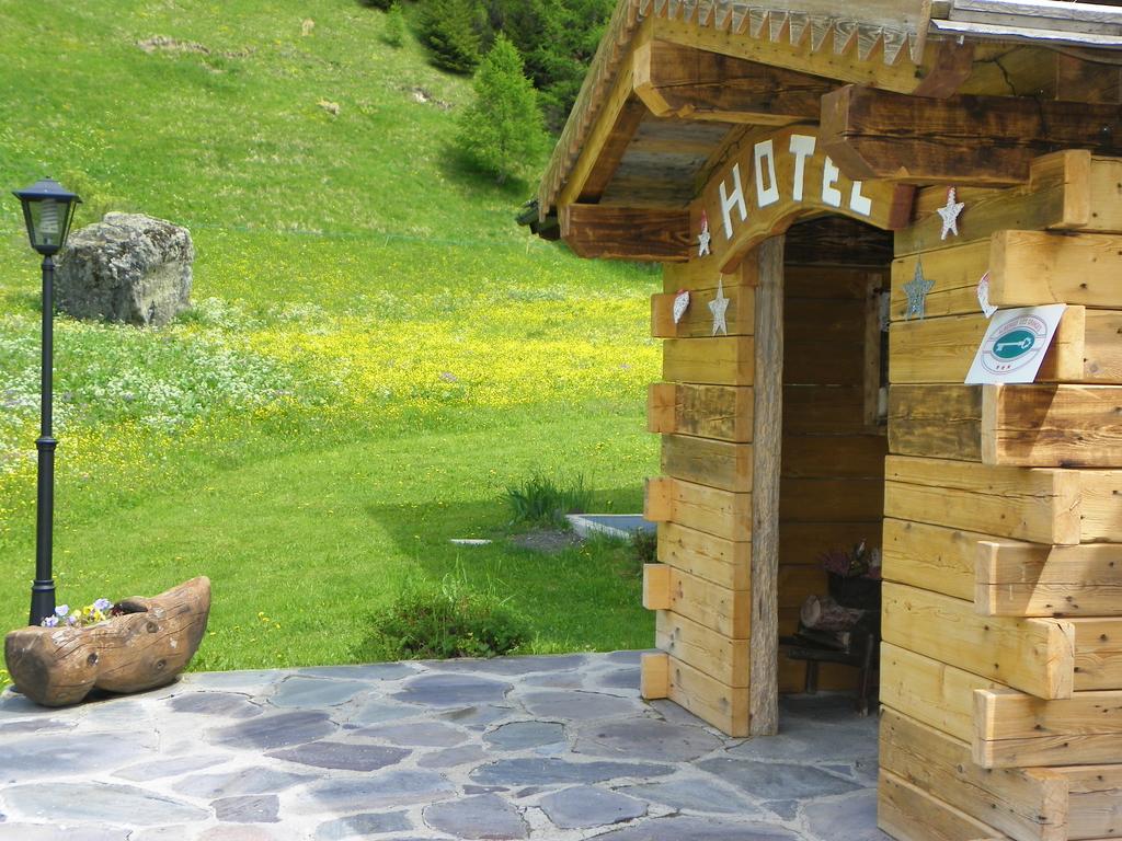 Hotel Les Granges La Thuile Zewnętrze zdjęcie